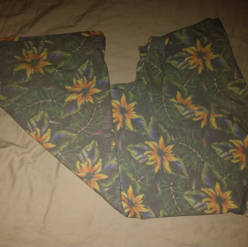 Floral t-shirt - Picture 4 of 4